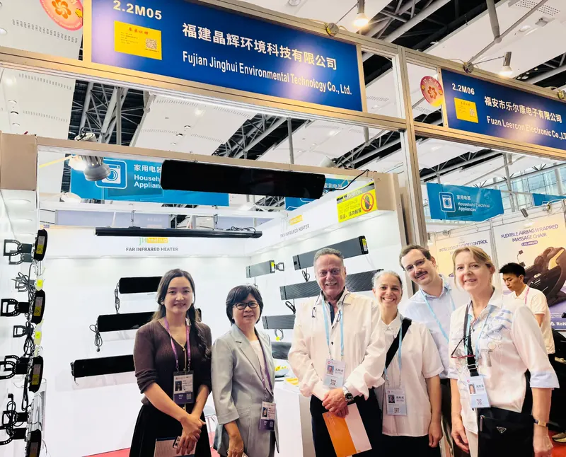 Customers visiting JHCOOL booth