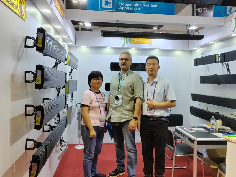 Customers visiting JHCOOL booth